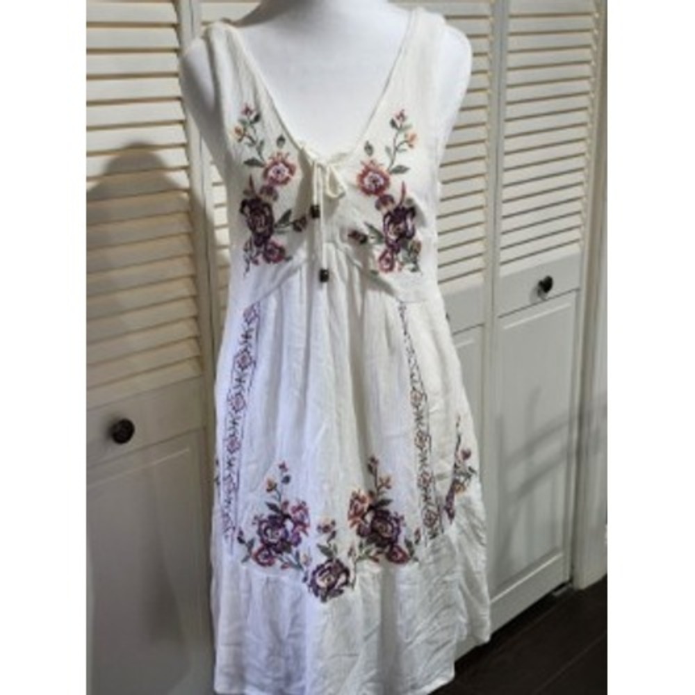 Xhilaration White Floral Embroidered Sundress Dress  Medium